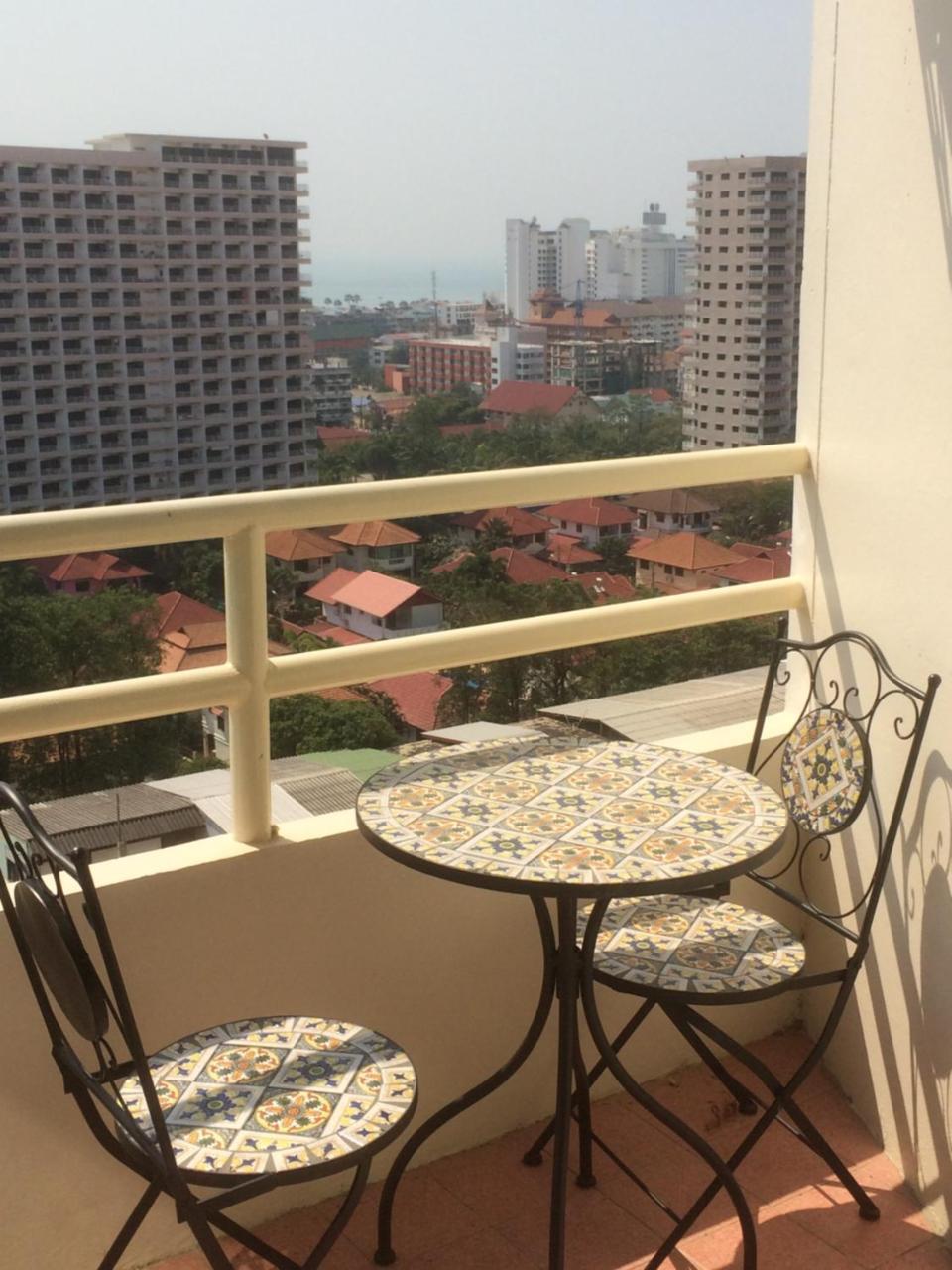 View Talay 1B Serviced Apartments Pattaya Buitenkant foto